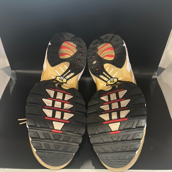 Nike Gold Athletic Shoes like new worn maybe 3 times main image 5